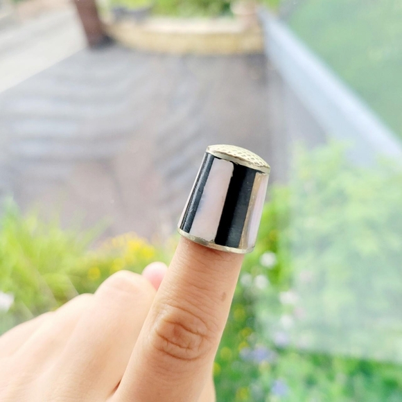 Vintage Abalone Mother of Pearl Thimble - Picture 2 of 7